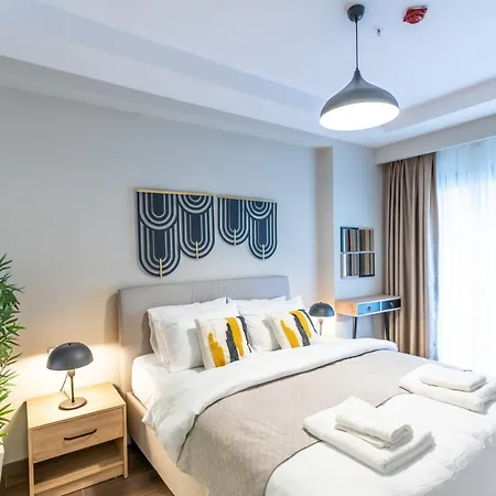 Modern & Fancy 2-bedroom Apt With Nespresso