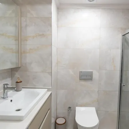 Modern & Fancy 2-bedroom Apt With Nespresso Appartement